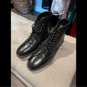 NWOT Men’s Wingtip Dress Boots